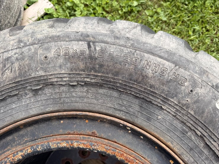 #2108-•-floater-tire-image-2