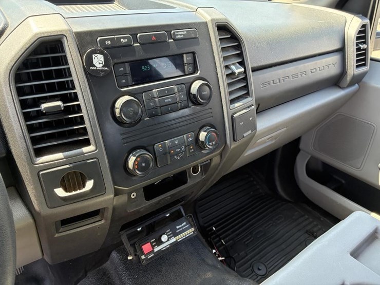 2017-ford-f350-image-19