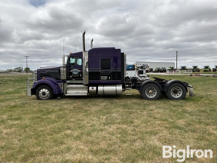 2019-kenworth-w900-image-8