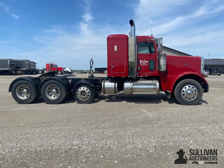 2013-peterbilt-388-image-4
