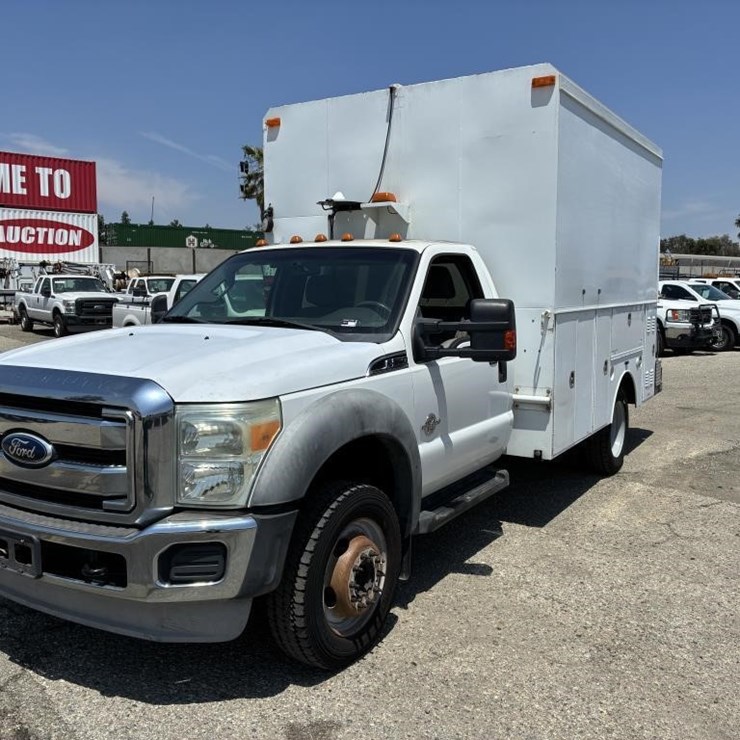 2011 FORD F550