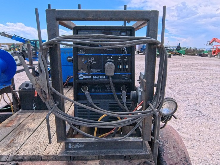 miller-bobcat-225-image-11