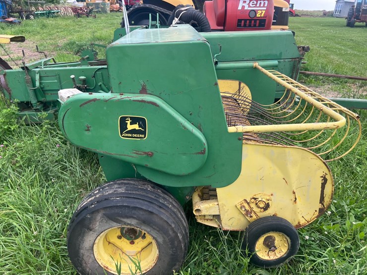 john-deere-334-image-19