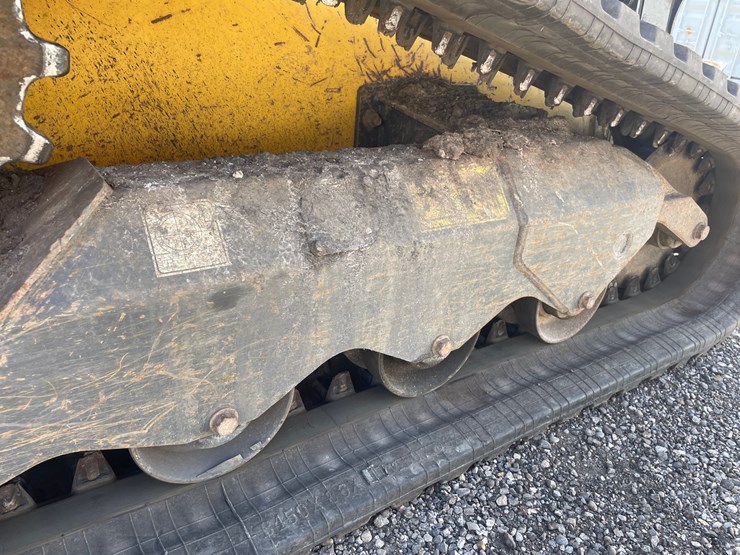 2018-new-holland-c232-image-12
