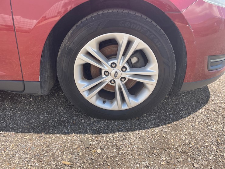 #2857-•-2014-ford-taurus-sel-(has-wi-title)-image-11
