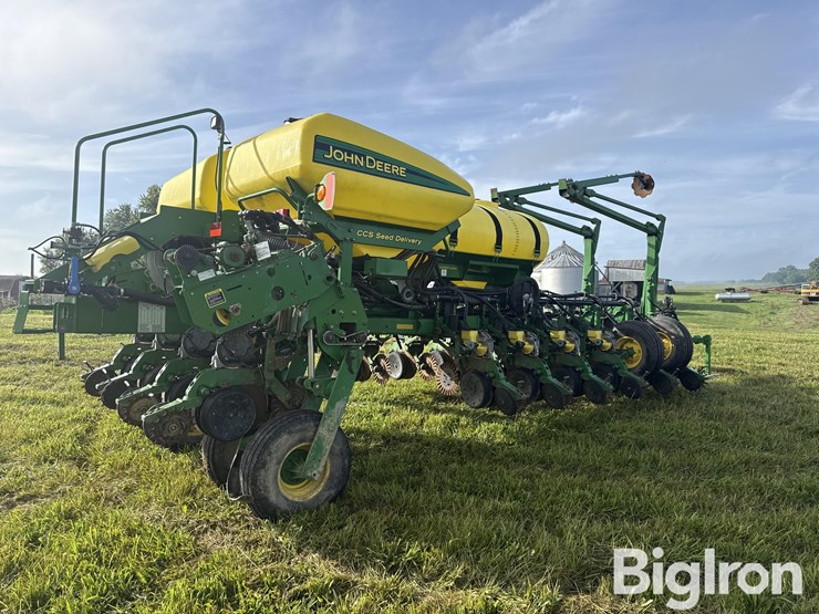 2008-john-deere-1770nt-ccs-image-5