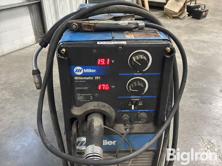 miller-millermatic-251-wire-welder-image-9