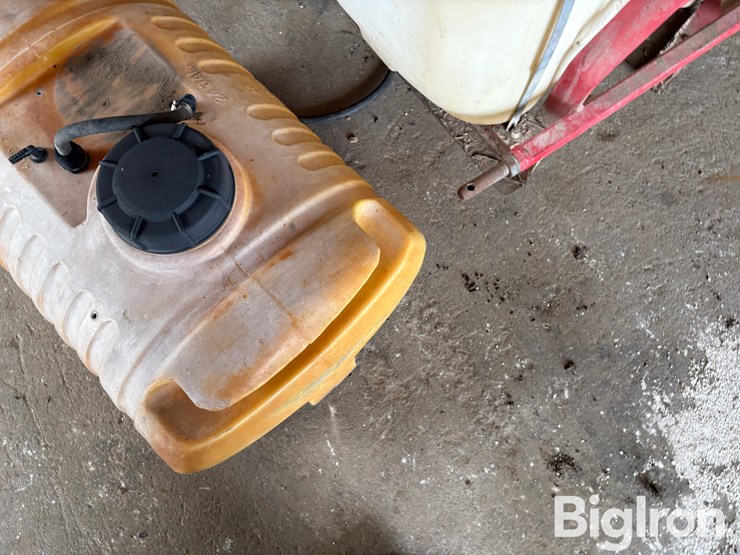 40-gal-3-pt-sprayer-w/8'-boom-&-24-gal-tank-image-19