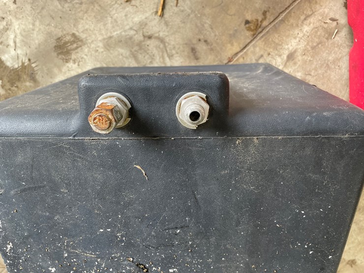 #2832-•-fuel-cans-image-6
