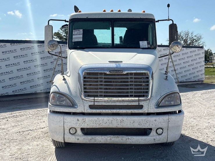 2008-freightliner-columbia-120-image-22