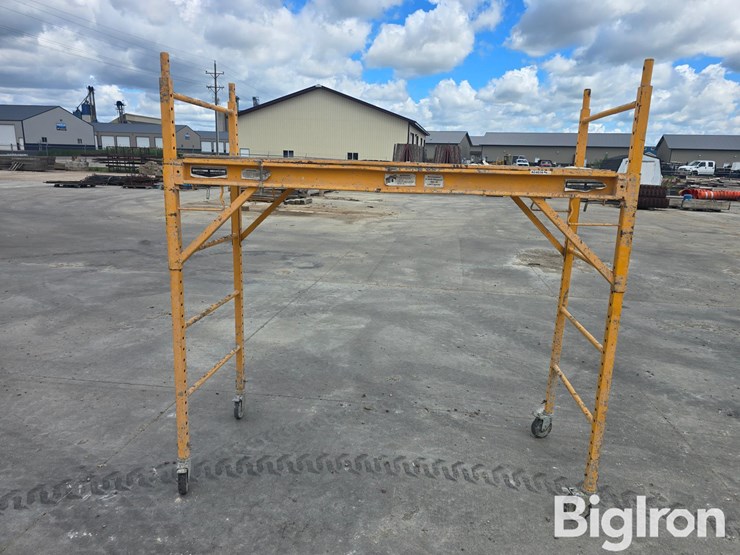 rolling-scaffold-image-2