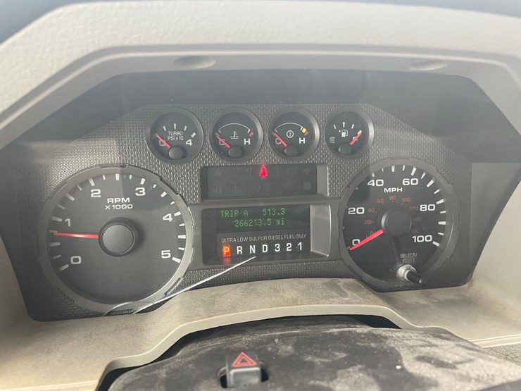 2010-ford-f250-xl-image-35