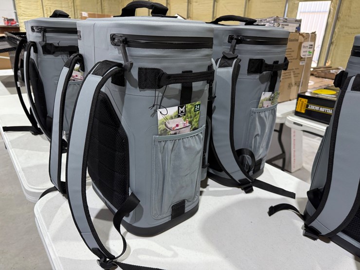 #49796-•-lot-of-(2)-unused-member-mark-backpack-coolers-image-4