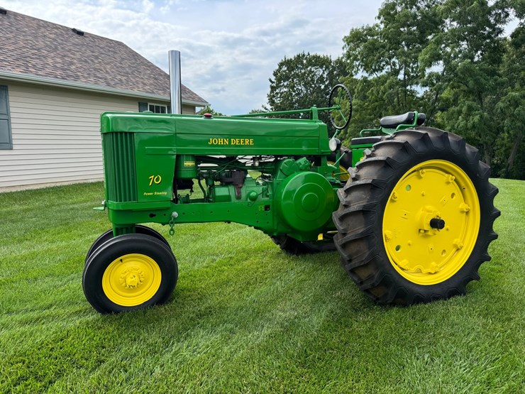 john-deere-70-image-3