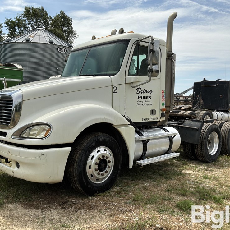 2004 FREIGHTLINER COLUMBIA 120