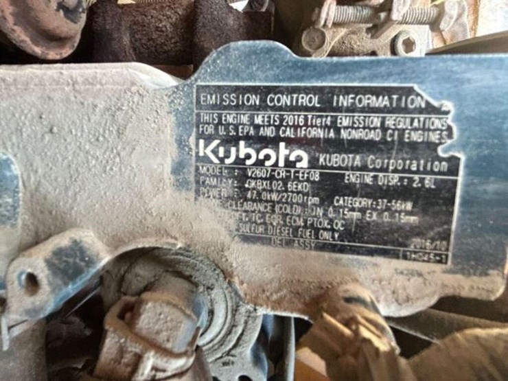 2018-kubota-ssv65-image-34