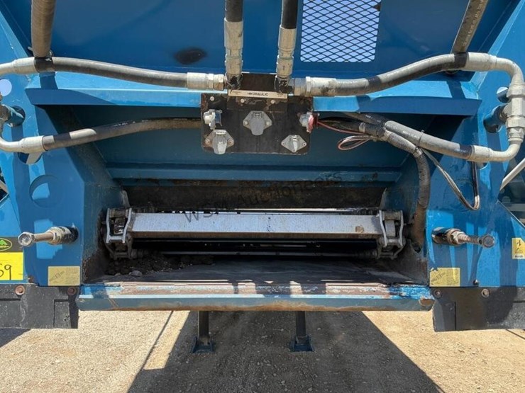 2020-versa-v-bottom-spreader-trailer-image-19