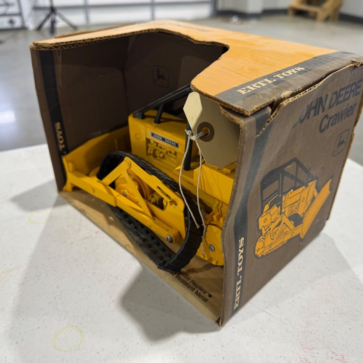#47267 • John Deere Crawler Vintage Toy