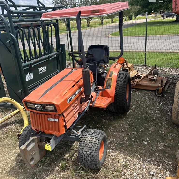 KUBOTA B7200