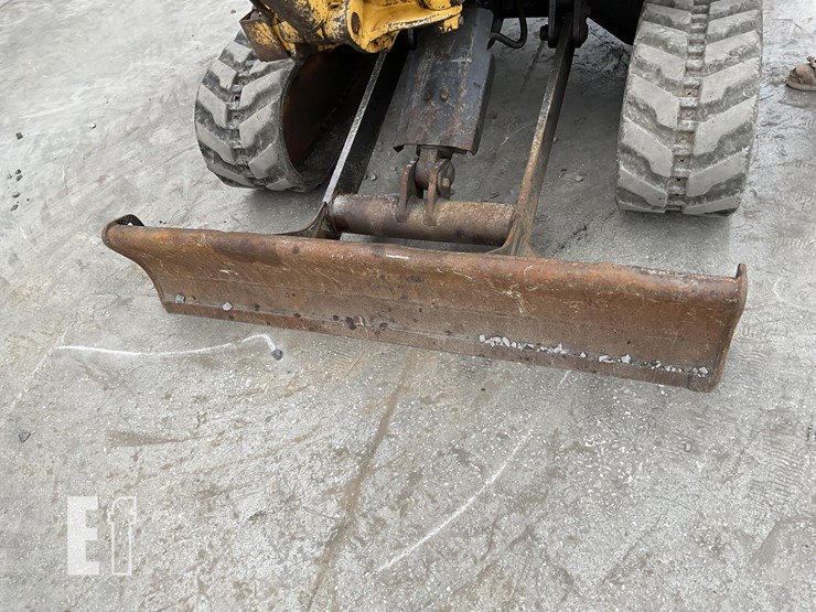 2005-deere-27c-image-12