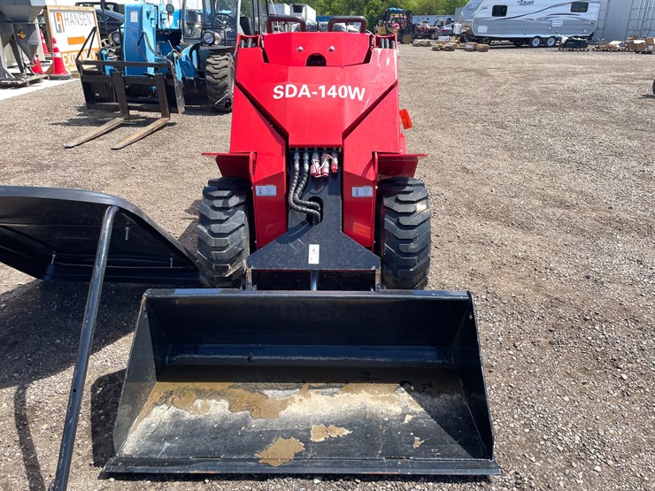 #2895-•-agt-sda-140w-wheeled-ride-on-mini-skid-steer-image-2