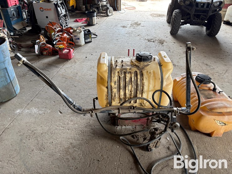 40-gal-3-pt-sprayer-w/8'-boom-&-24-gal-tank-image-11