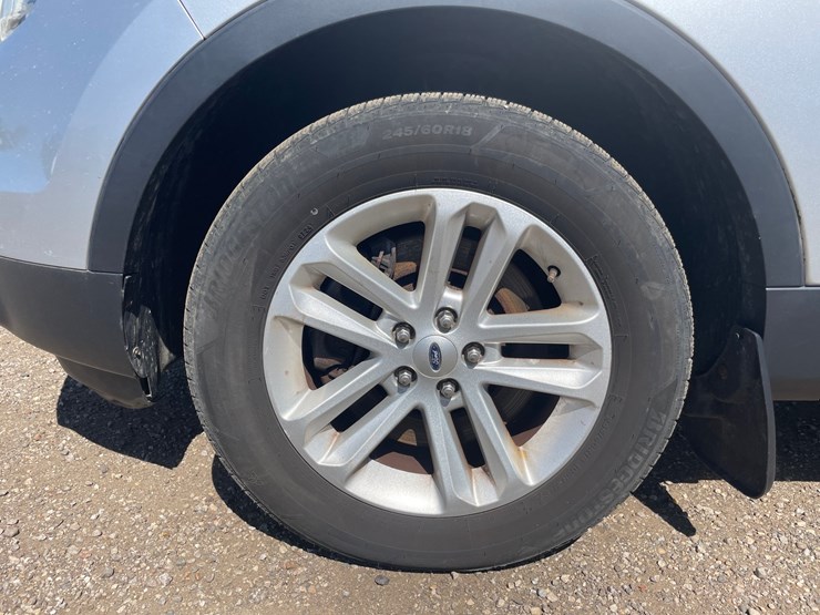 2014-ford-explorer-image-9