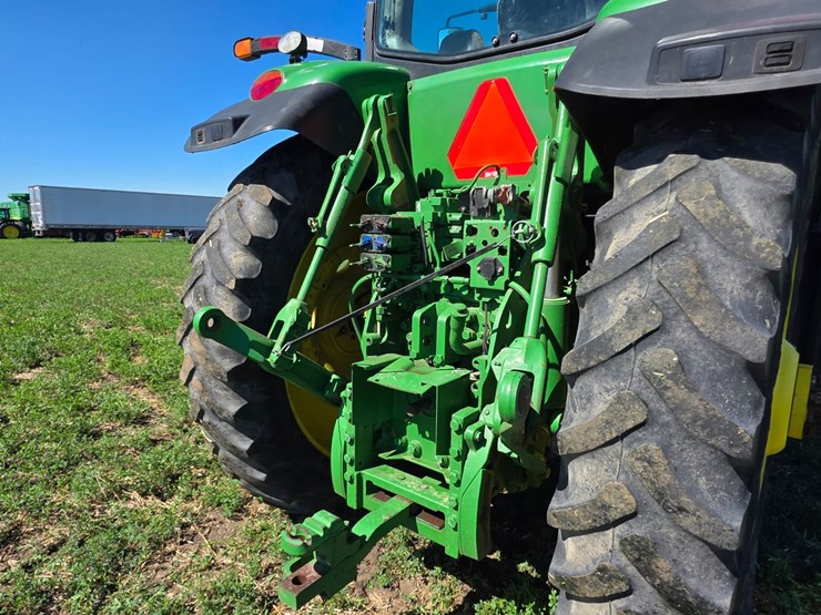 john-deere-7230r-image-42