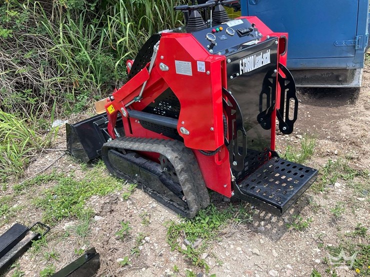 2025-e-t360d-electric-mini-stand-on-track-loader-skid-steer-image-3