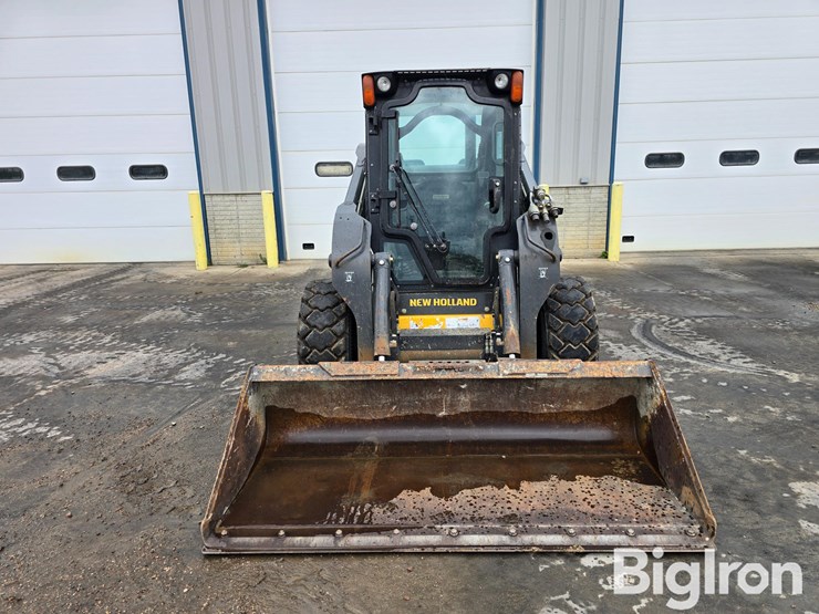 2018-new-holland-l228-image-2
