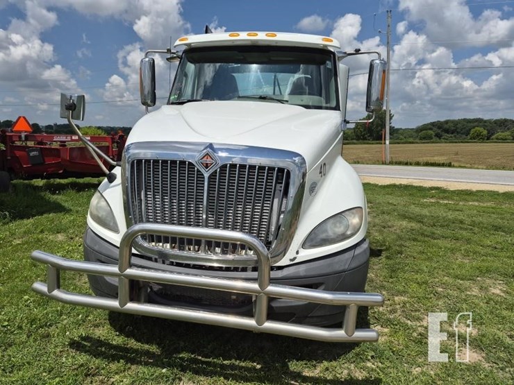 2014-international-prostar-image-8