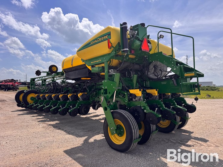 2020-john-deere-1775nt-image-7