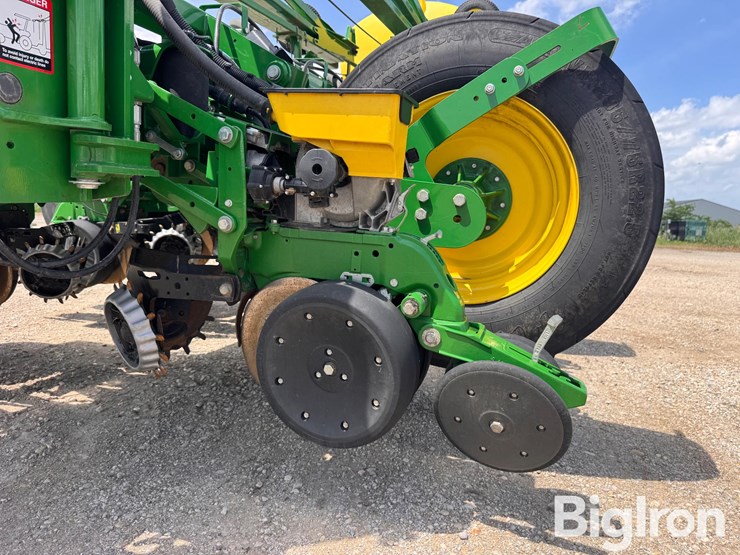 2020-john-deere-1775nt-image-19