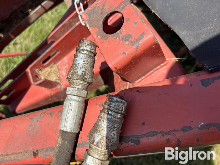 hesston-4700-image-14