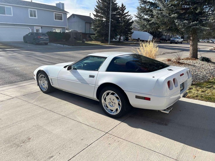 1992-corvette-image-2