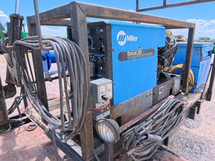 miller-bobcat-225-image-10