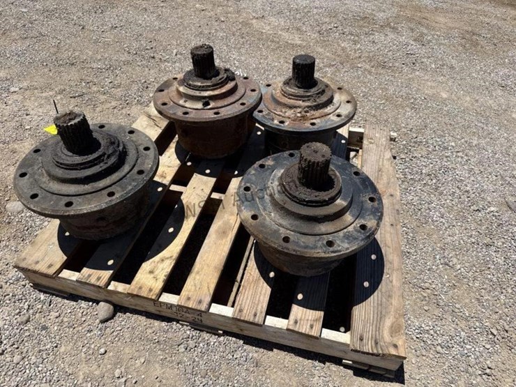(4)-spline-drives-for-v-bottom-spreader-trailer-image-3