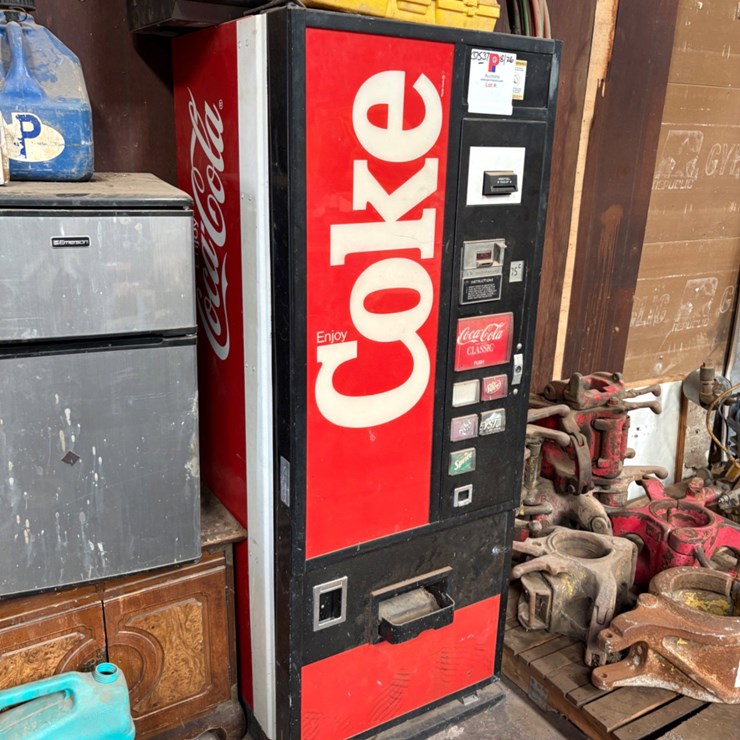 Dixie Narco model: 300 Coca-cola vending machine