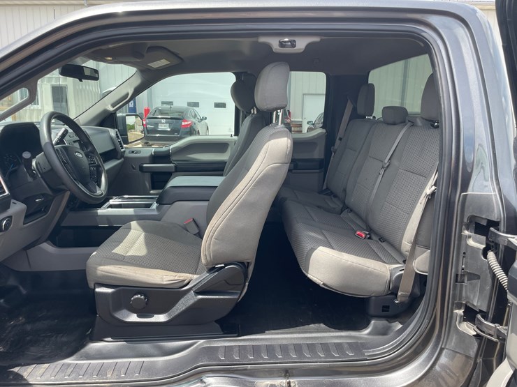 2015-ford-f150-xlt-image-26