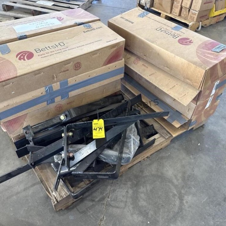 PALLET OF PETERBILT FENDER MOUNTS