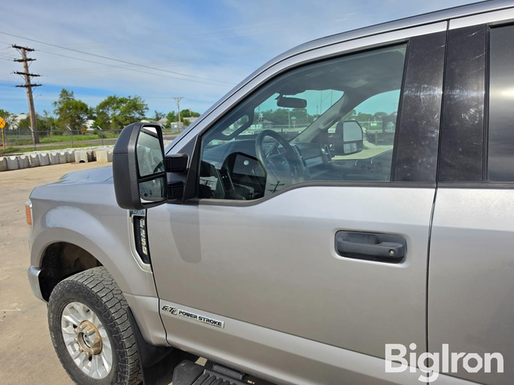 2021-ford-f250-xlt-image-11