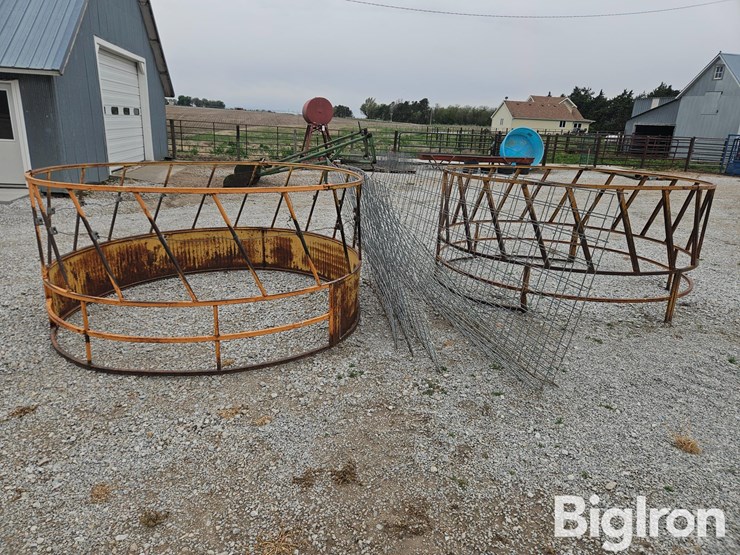 round-bale-feeders-&-mesh-livestock-panels-image-1