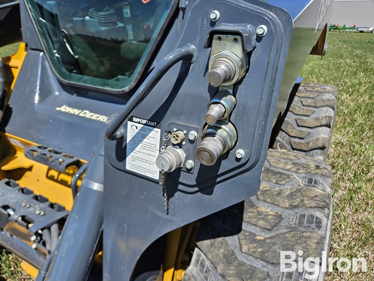 2019-deere-332g-image-20