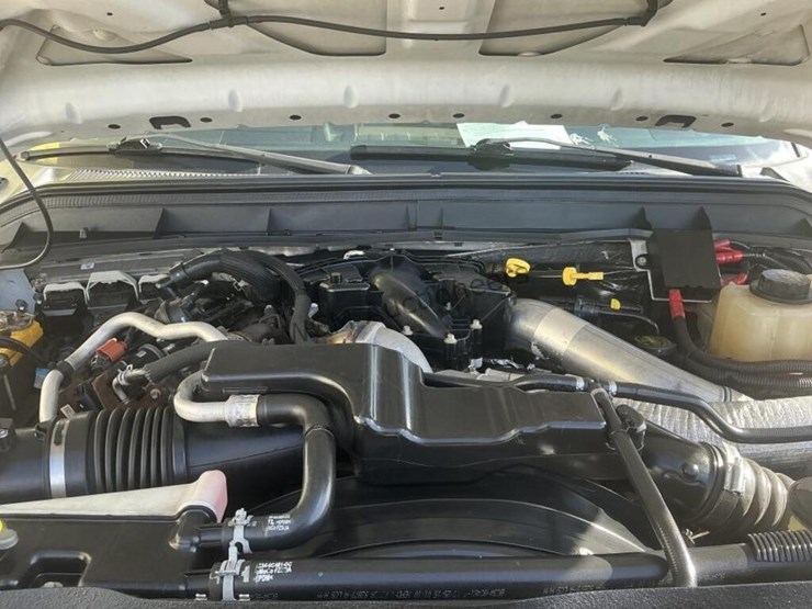 2015-ford-f550-image-14