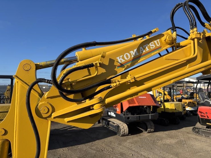 komatsu-pc28uu-image-14