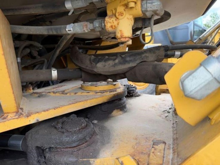 2010-caterpillar-924h-image-34