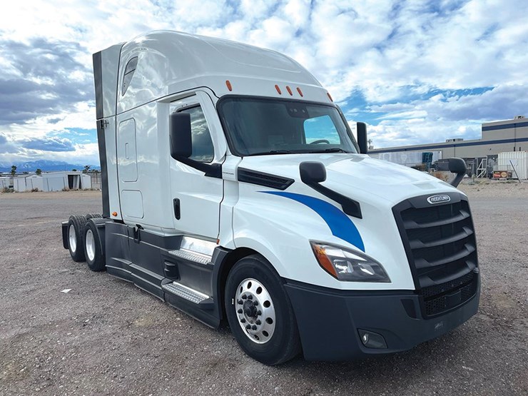 2020-freightliner-cascadia-126-image-1