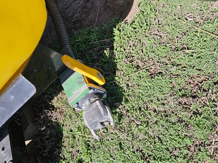 demco-300-gal-front-mount-tractor-tank-image-11