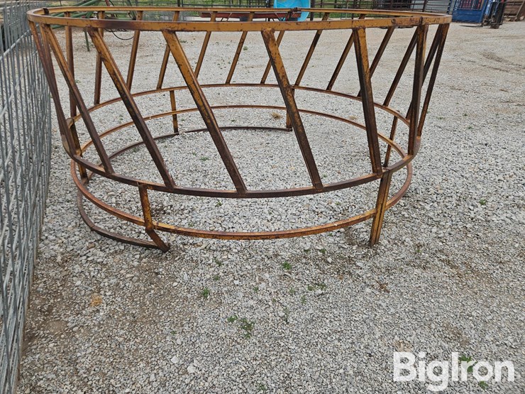 round-bale-feeders-&-mesh-livestock-panels-image-11