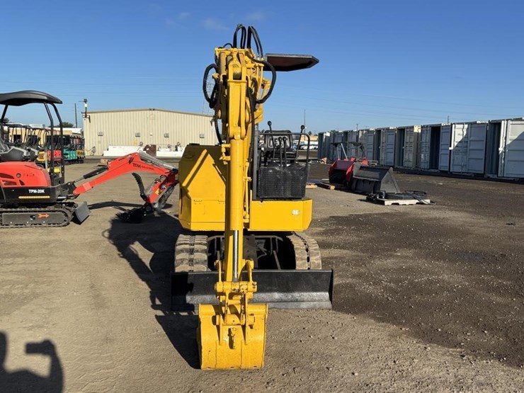 komatsu-pc28uu-image-6